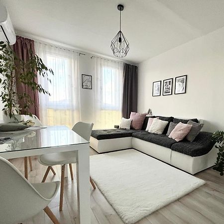 Glamour Residence ペーチ エクステリア 写真